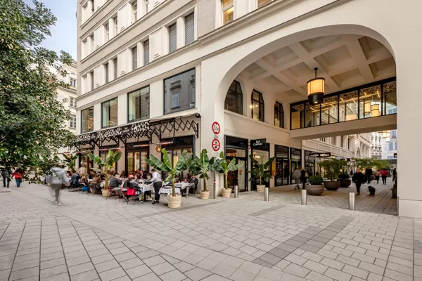 (c) Goldenes Quartier